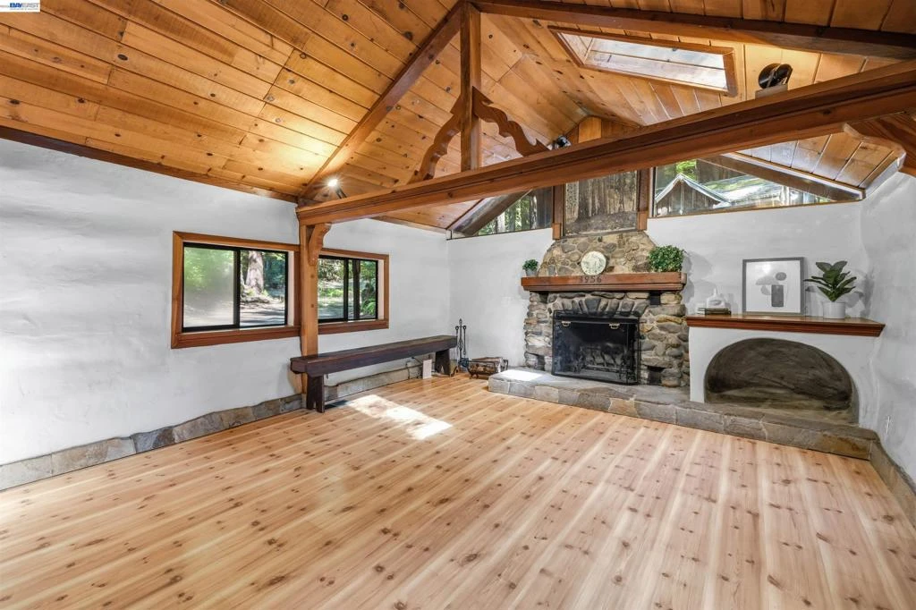 Interior 3