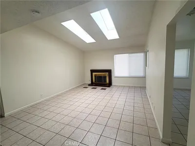 455 Columbia photo 2