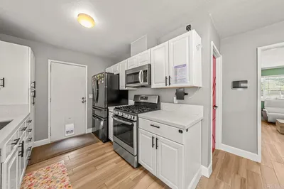 151 E Palomar St photo 2