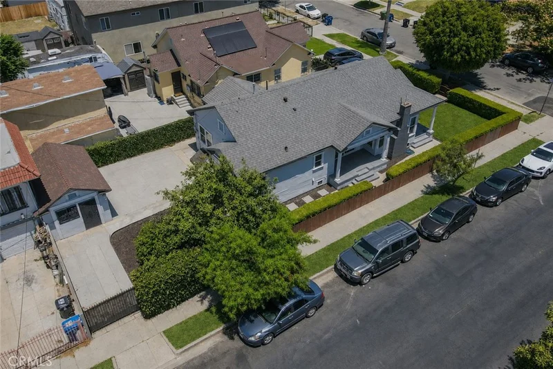 Photo 2 of 4279 Walton Avenue
