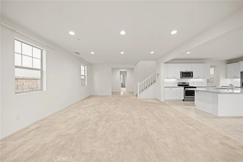 Interior 4