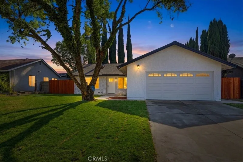 8281 Onyx Court photo 2