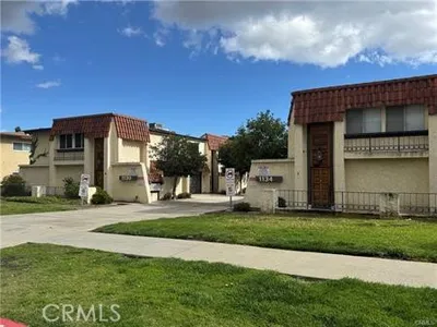 1130 W Huntington Drive 8