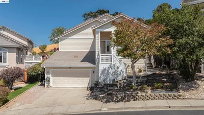 866 Bridgeway Cir