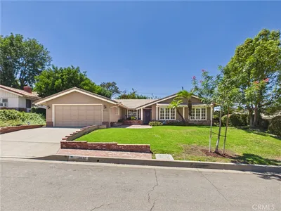 3032 N Fairbairn