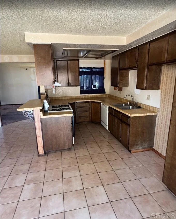 Photo 2 of 10132 Conejo Lane