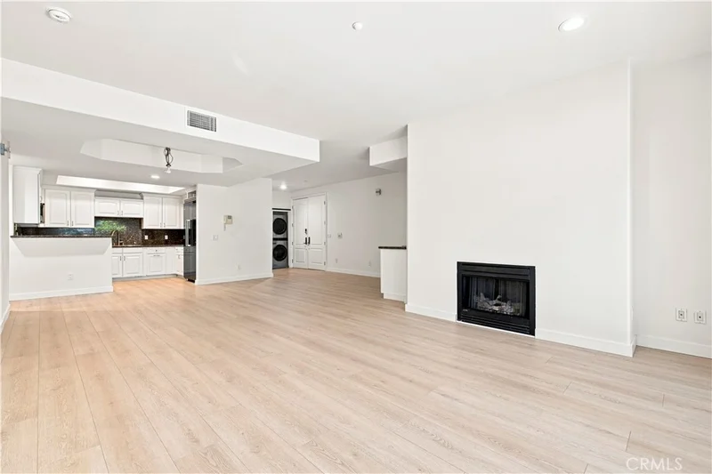 Photo 2 of 8555 Cashio St Apt 101, Los Angeles, CA 90035