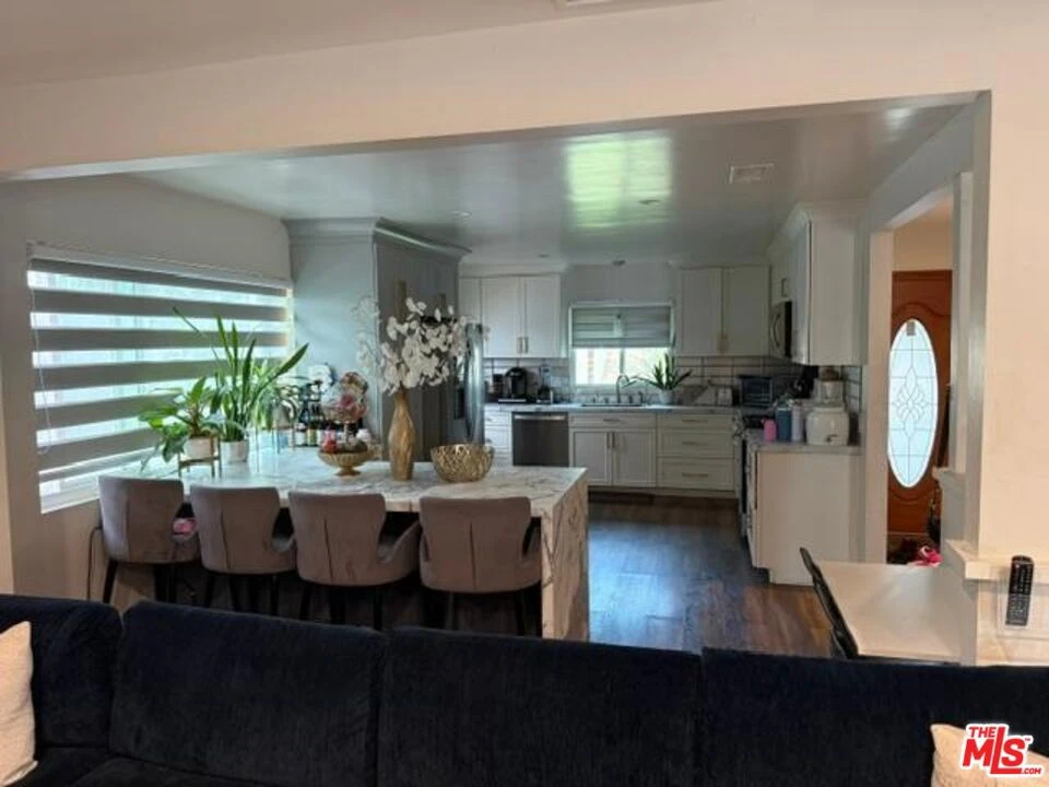 Interior 3