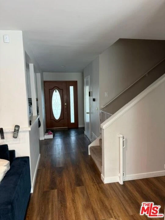 Interior 4