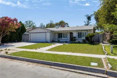 12870 Fremontia Avenue photo 2
