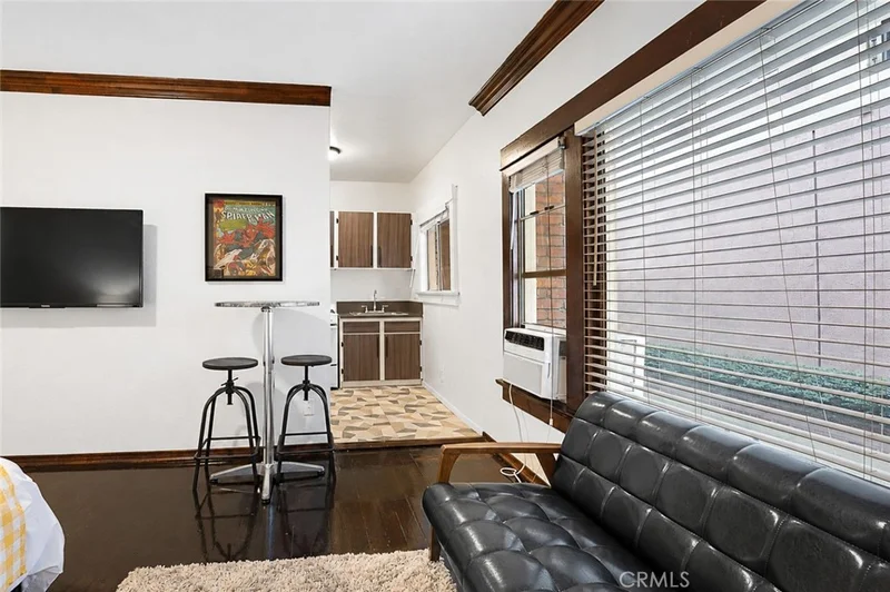 330 Cedar Avenue 203