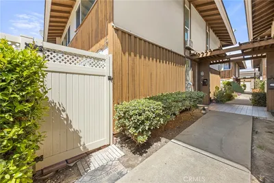 15500 Tustin Village 25