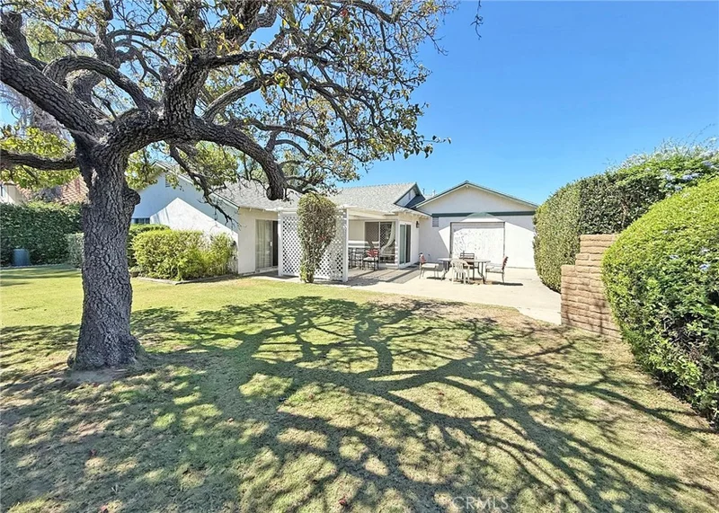 Photo 2 of 11386 Ivory Avenue