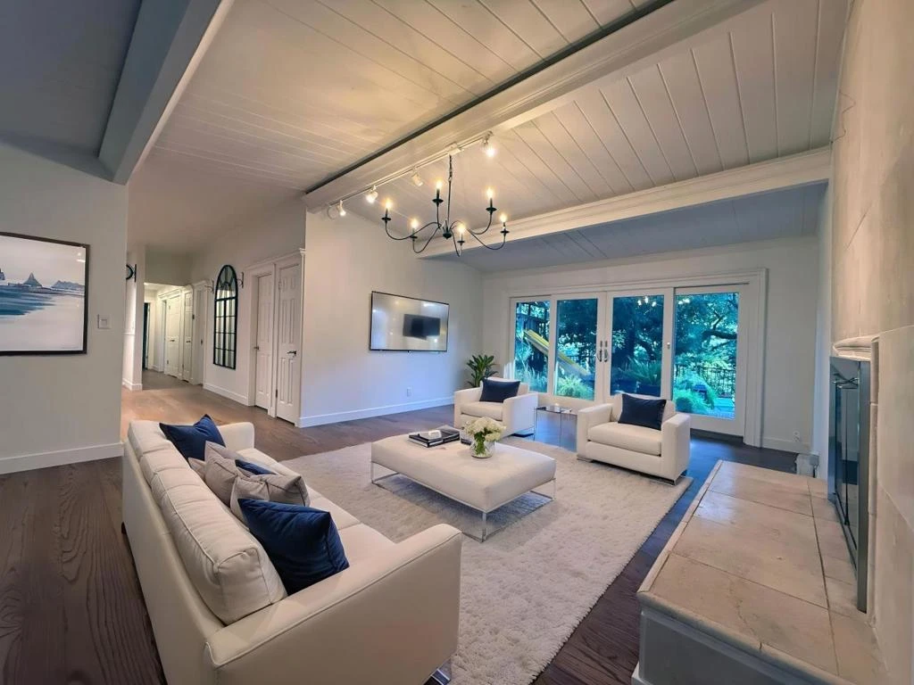 Interior 2