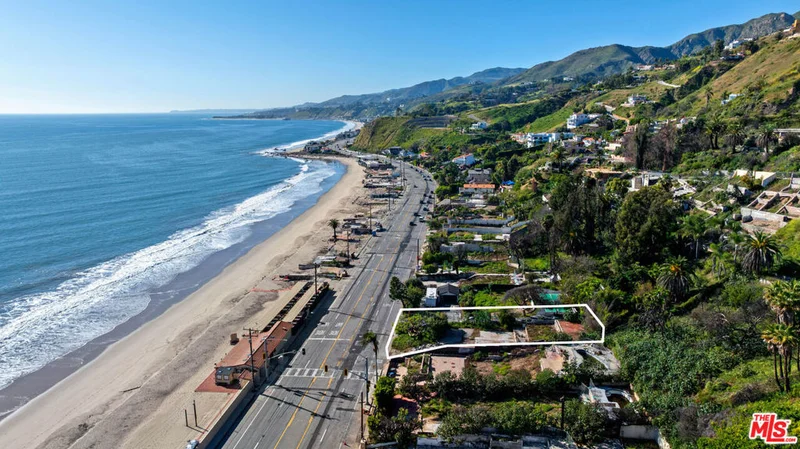 Photo 2 of 21443 Pacific Coast Highway