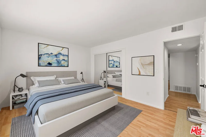 Photo 2 of 444 S Gramercy Place 10