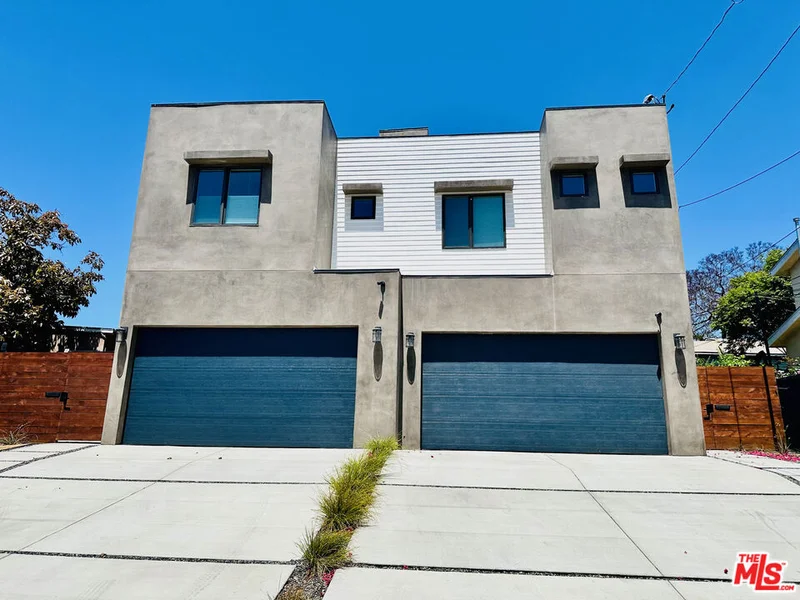 948 E 67th Street B photo 2