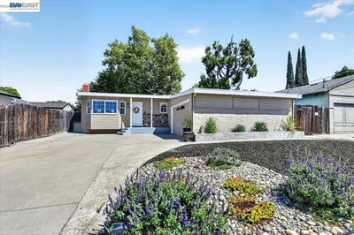 982 Ventura Ave