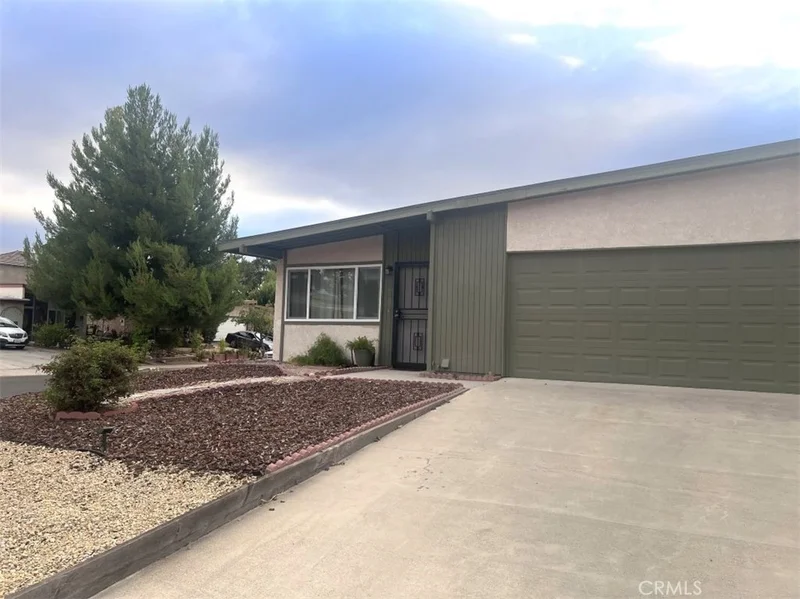 Photo 2 of 1841 Lark Ellen Drive