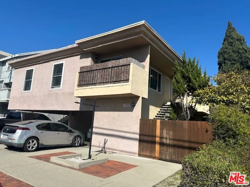 3560 S Centinela Avenue 7