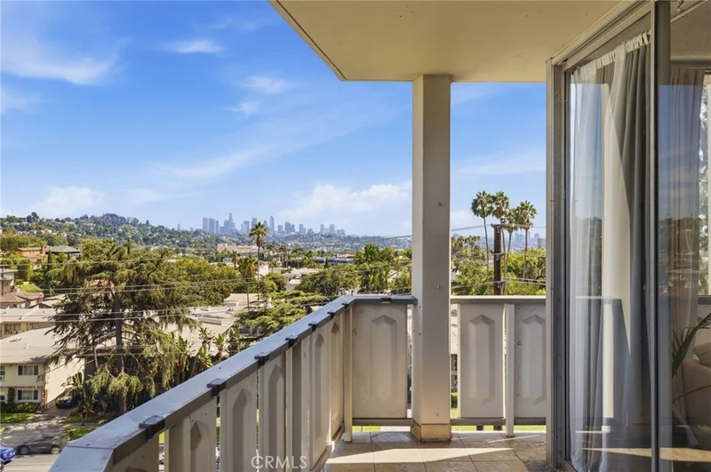 Photo 2 of 4455 Los Feliz Boulevard 601