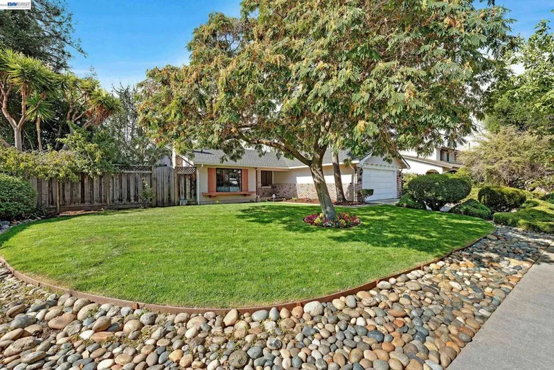 Photo 2 of 36029 Turpin Way