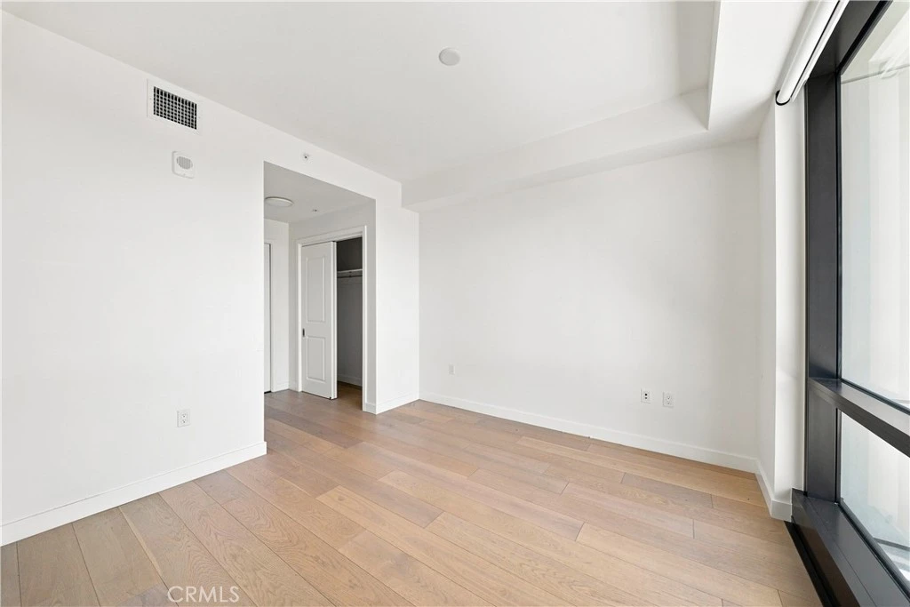 Interior 4