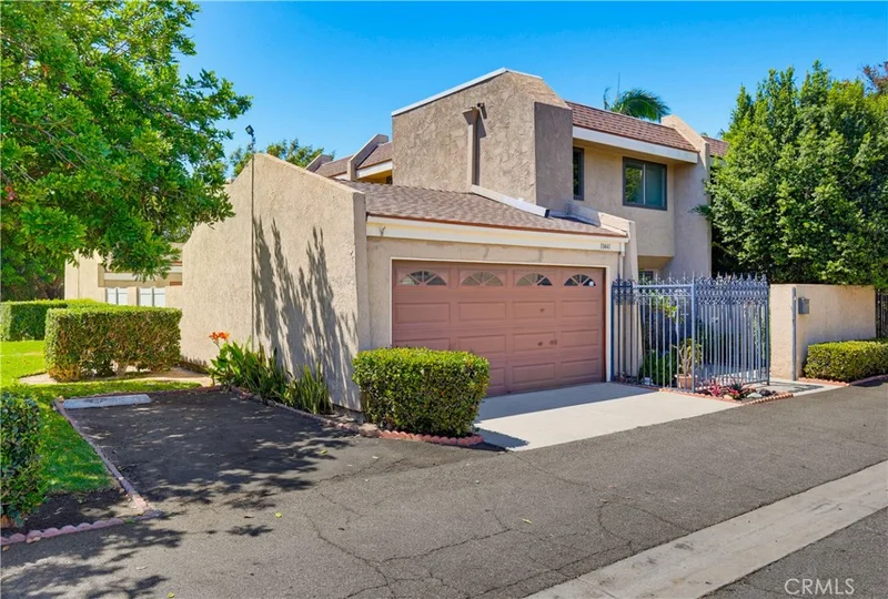 Photo 2 of 10441 Lee Way