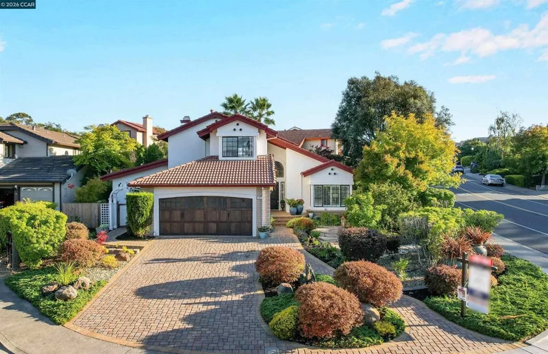 Photo 2 of 100 Opal Ct