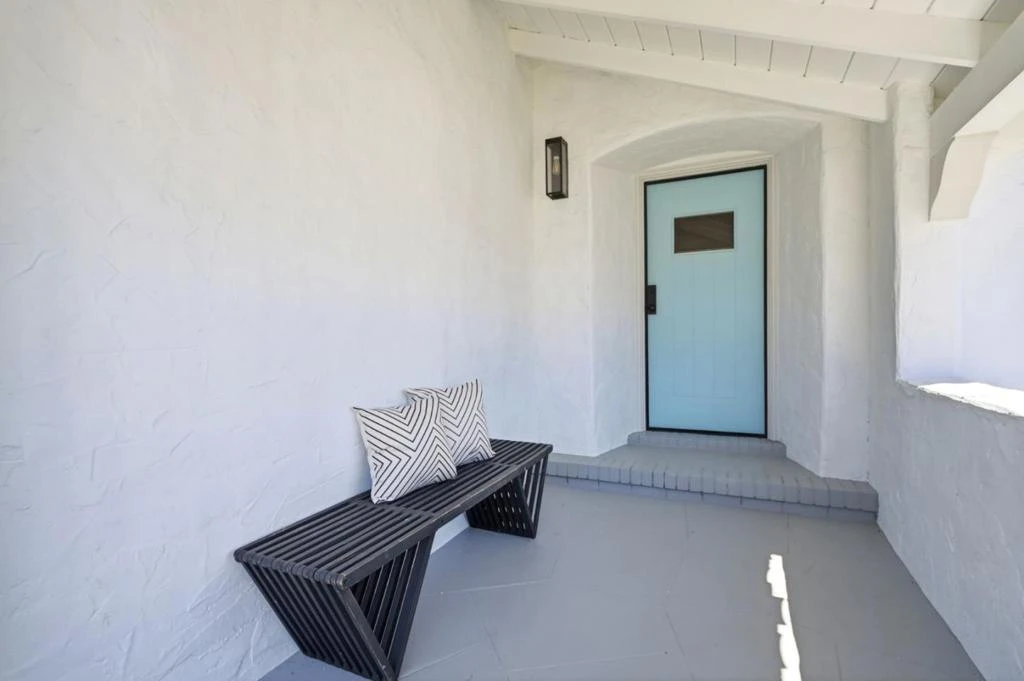 Interior 3