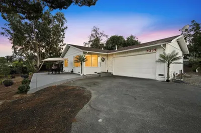 4334 Cowell Road photo 2