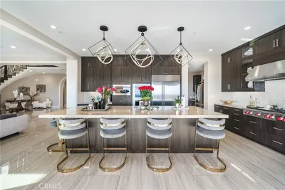 1132 Summit Oak