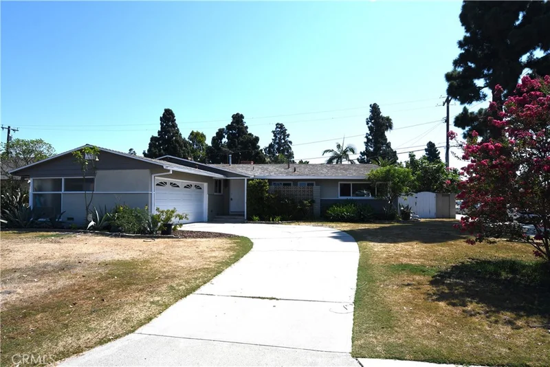 10445 Ballard photo 2