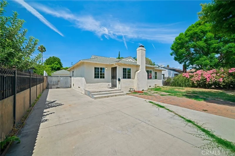 Photo 2 of 7419 Gaviota Avenue