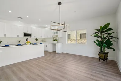 64382 Spyglass Avenue photo 2