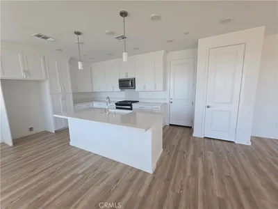 2860 Sapphire Road photo 2