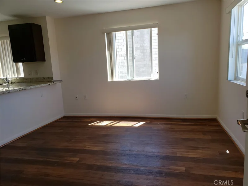 14537 Archwood Street 302 photo 2