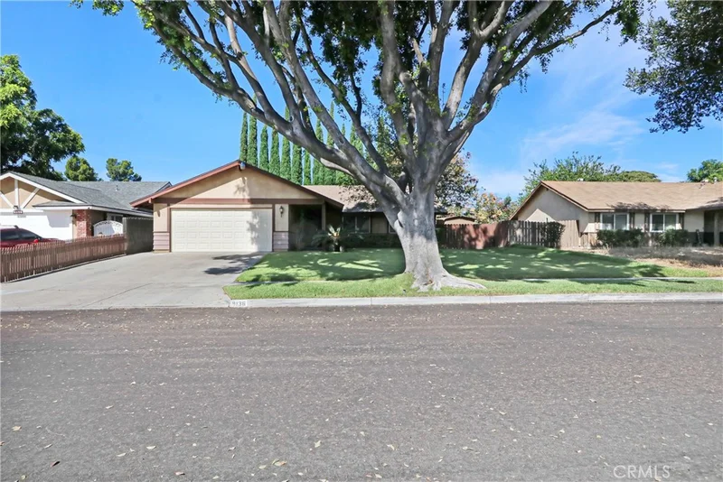 9136 Dumond Drive photo 2