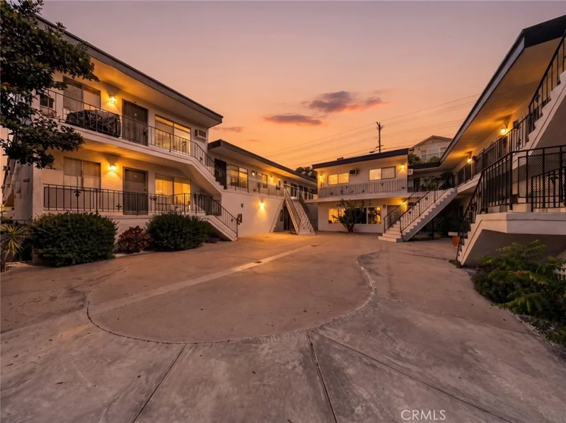 1601 College View Drive 14
