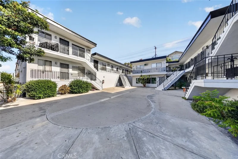 1601 College View Drive 14 photo 2