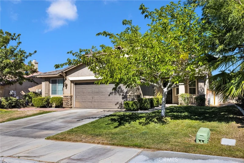 Photo 2 of 15033 Henderson
