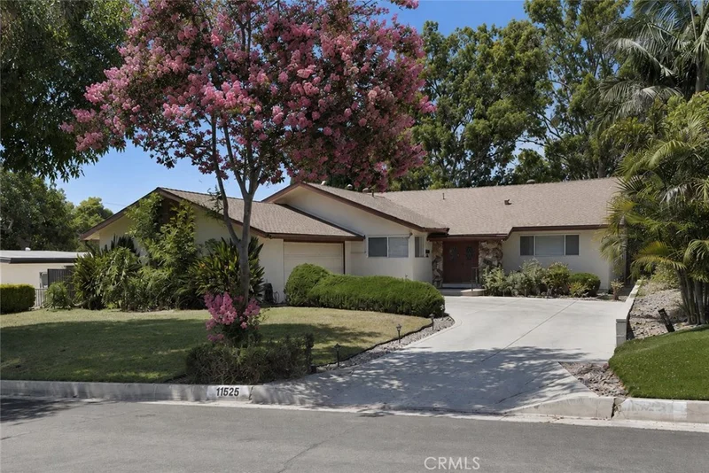 Photo 2 of 11525 Sunnybrook Lane