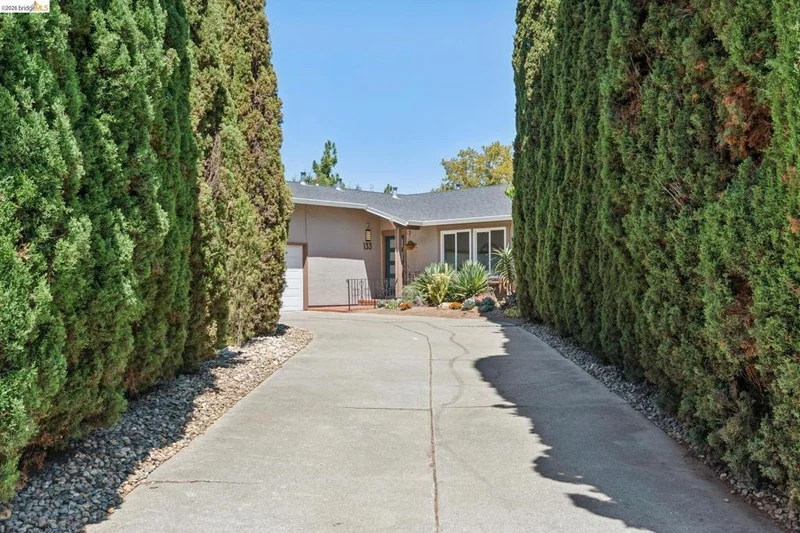 Photo 2 of 133 Aster Ct