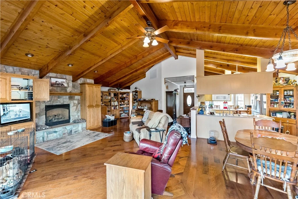 Interior 3