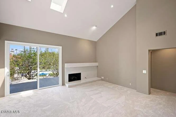 Interior 4