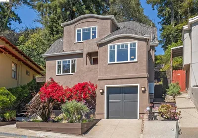 977 Regal Rd