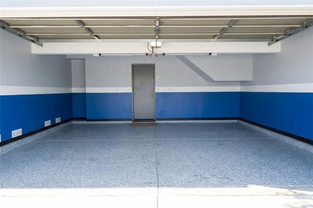 Interior 3