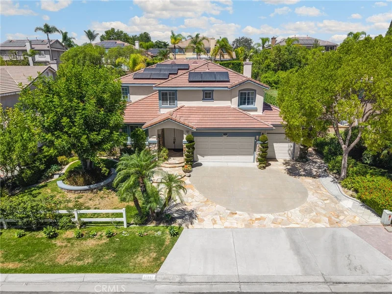 Photo 2 of 17887 Mariposa Avenue