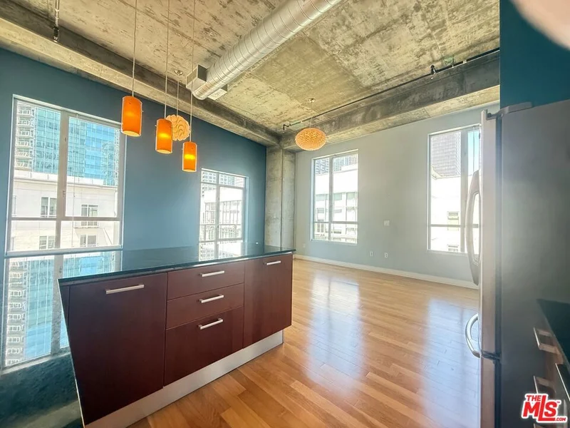 645 W 9th Street 731
