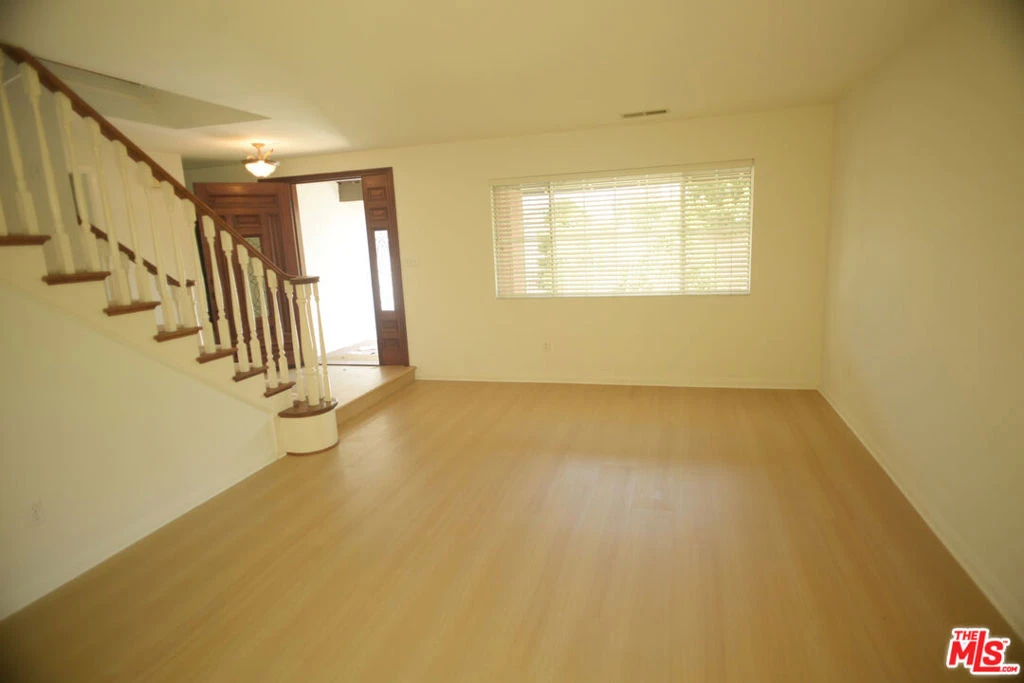 Interior 3